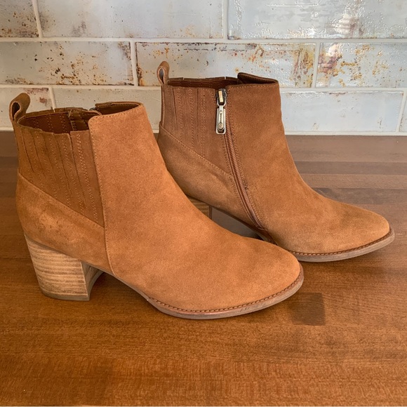 Blondo Noa Suede Weatherproof Ankle Booties Size 10 M - Picture 11 of 16